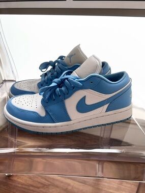 Nike Air Jordan 1 Low unc White and Carolina Blue Sneakers women’s size 7